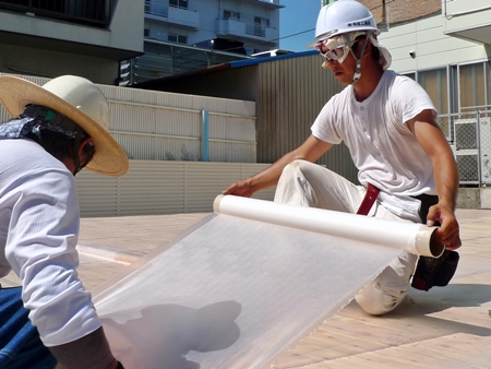 お施主様の大切な材料だから！　養生作業もベストを尽くせ！