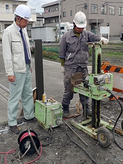 地盤調査作業　立会者：寺田雄一