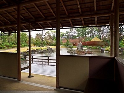 雨のも虹山庭園