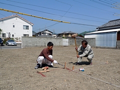 駿河区Ｉ様邸現場　地縄張り作業